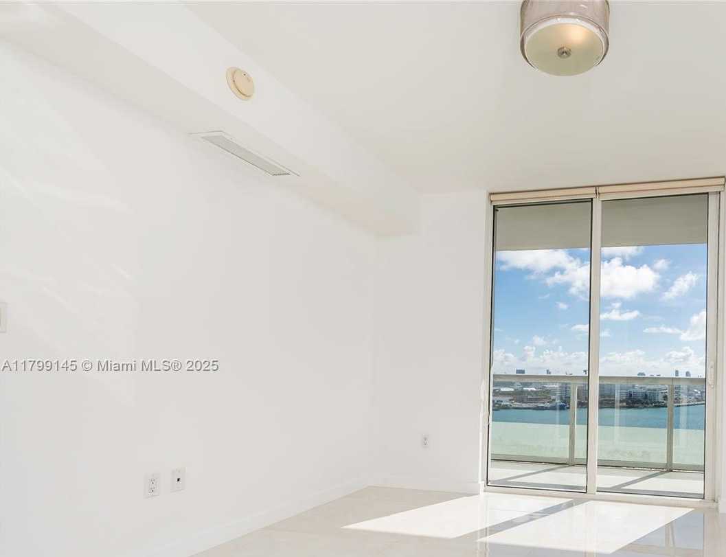 Small Image of 50 Biscayne Blvd, Miami, FL 33132, USA Number 18