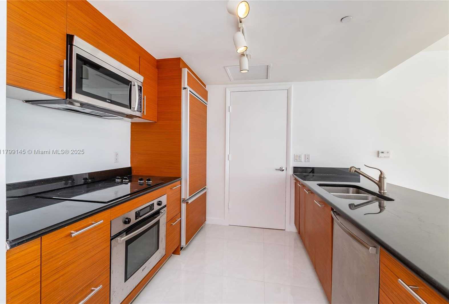 Small Image of 50 Biscayne Blvd, Miami, FL 33132, USA Number 24