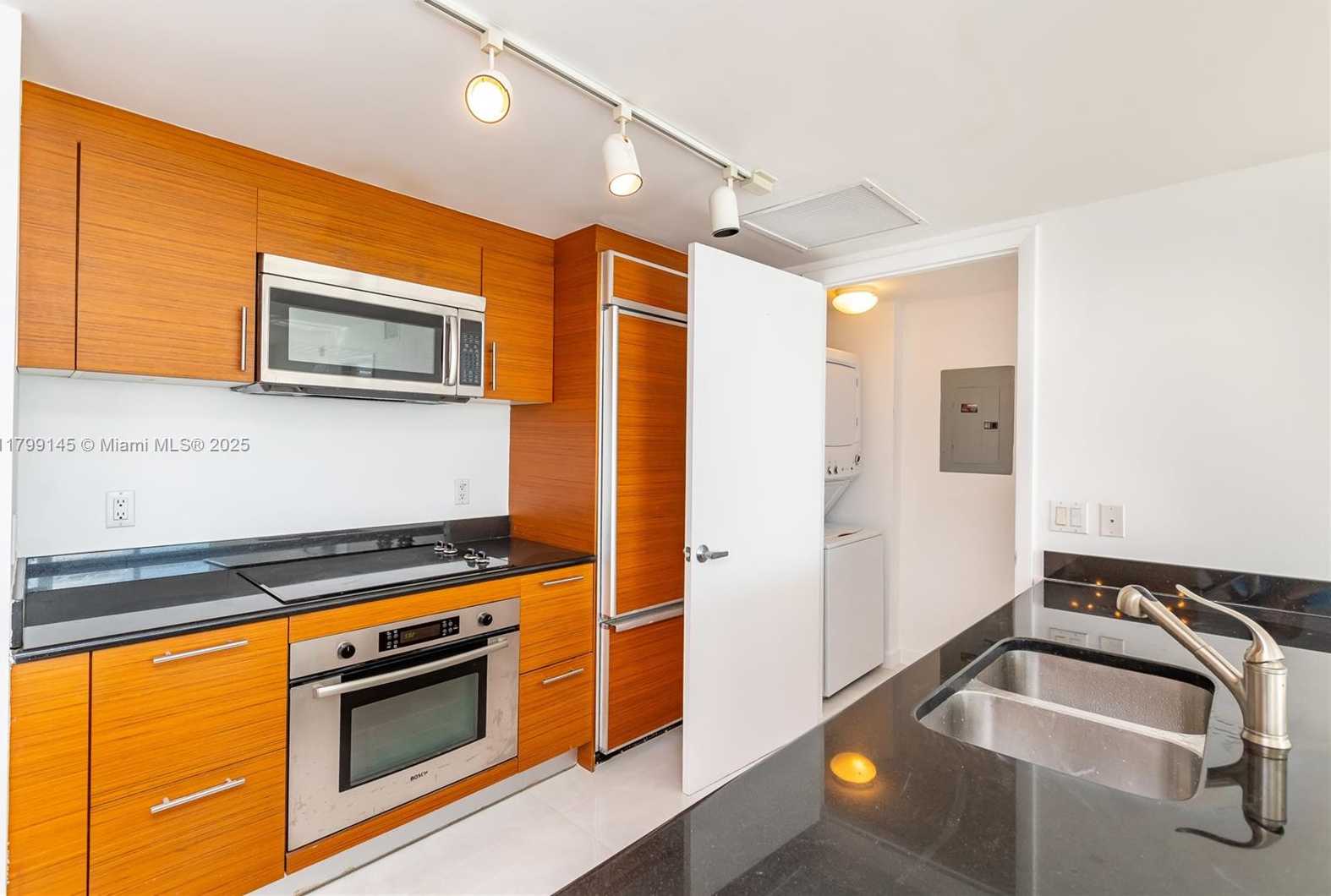 Small Image of 50 Biscayne Blvd, Miami, FL 33132, USA Number 25