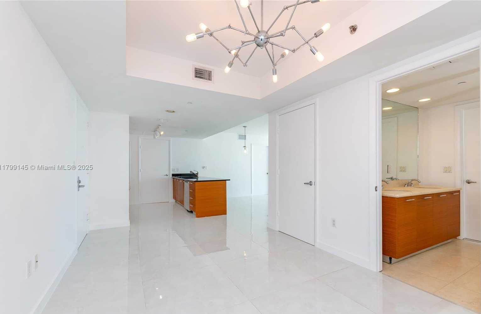Small Image of 50 Biscayne Blvd, Miami, FL 33132, USA Number 26