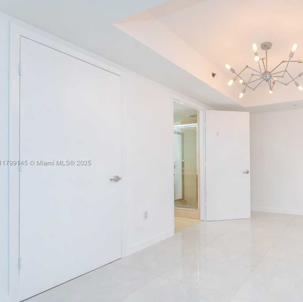 Small Image of 50 Biscayne Blvd, Miami, FL 33132, USA Number 27