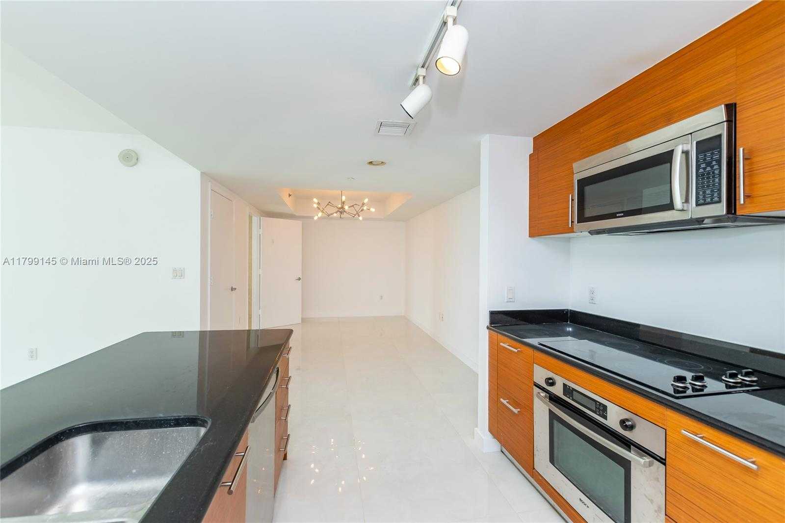 Small Image of 50 Biscayne Blvd, Miami, FL 33132, USA Number 28