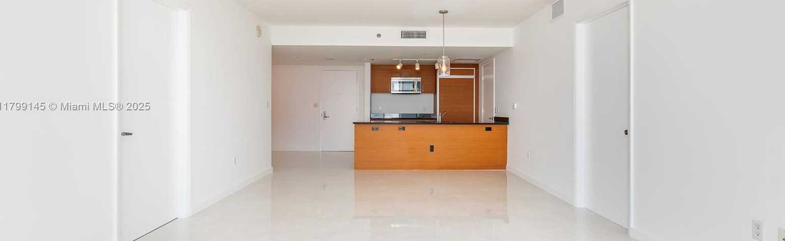 Small Image of 50 Biscayne Blvd, Miami, FL 33132, USA Number 29