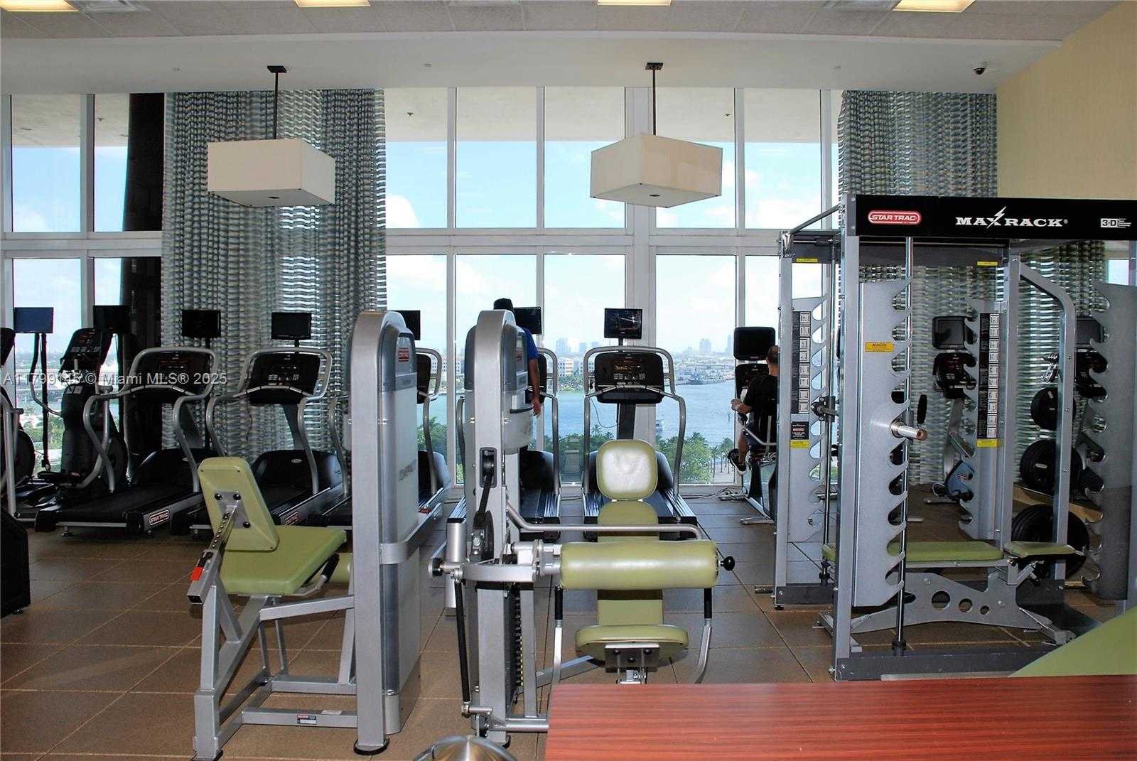 Small Image of 50 Biscayne Blvd, Miami, FL 33132, USA Number 35