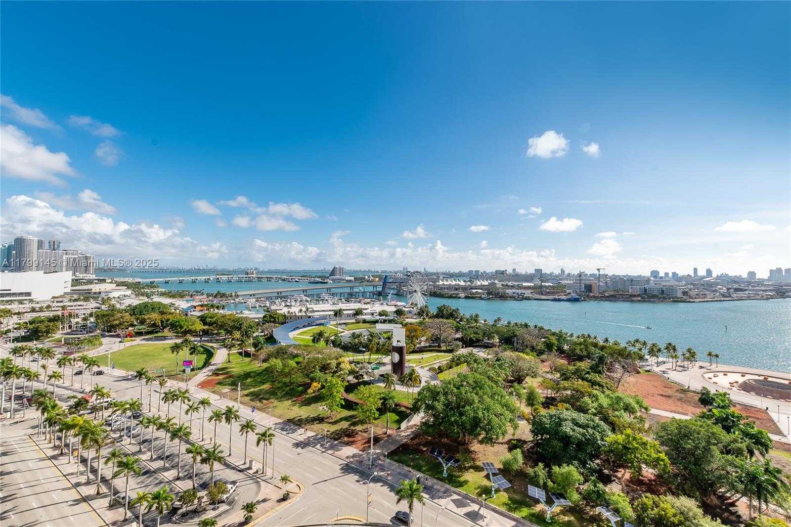 Small Image of 50 Biscayne Blvd, Miami, FL 33132, USA Number 4