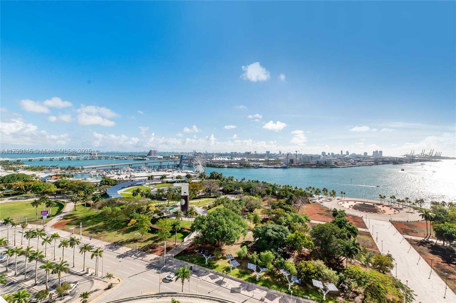 Small Image of 50 Biscayne Blvd, Miami, FL 33132, USA Number 5