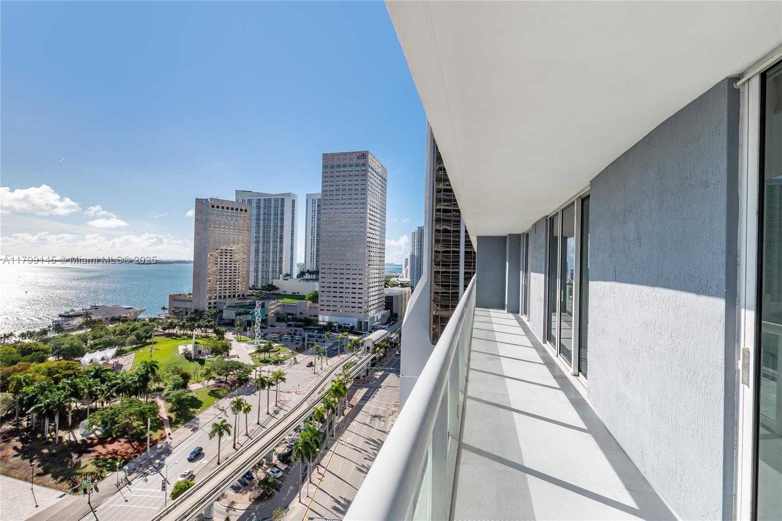 Small Image of 50 Biscayne Blvd, Miami, FL 33132, USA Number 6
