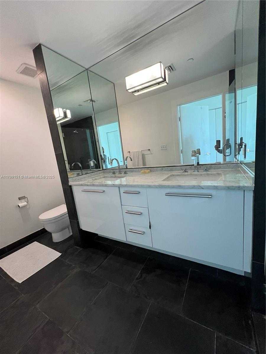 Small Image of 900 BISCAYNE BLVD #2304, Miami Number 11