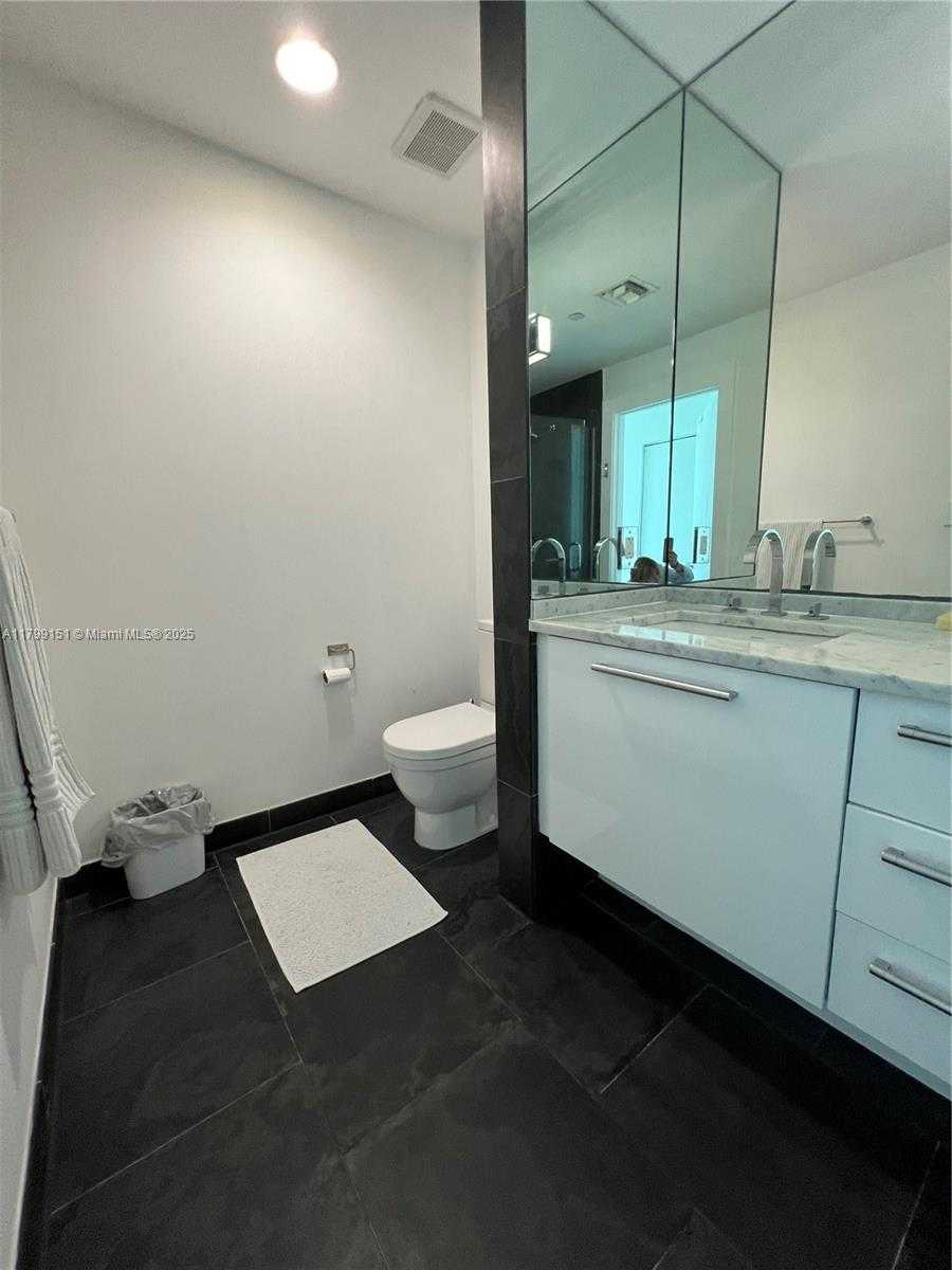 Small Image of 900 BISCAYNE BLVD #2304, Miami Number 12