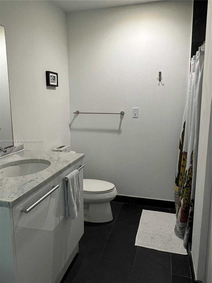 Small Image of 900 BISCAYNE BLVD #2304, Miami Number 23