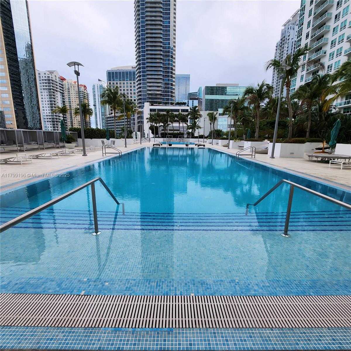 Small Image of 950 BRICKELL BAY DR #3603, Miami Number 12