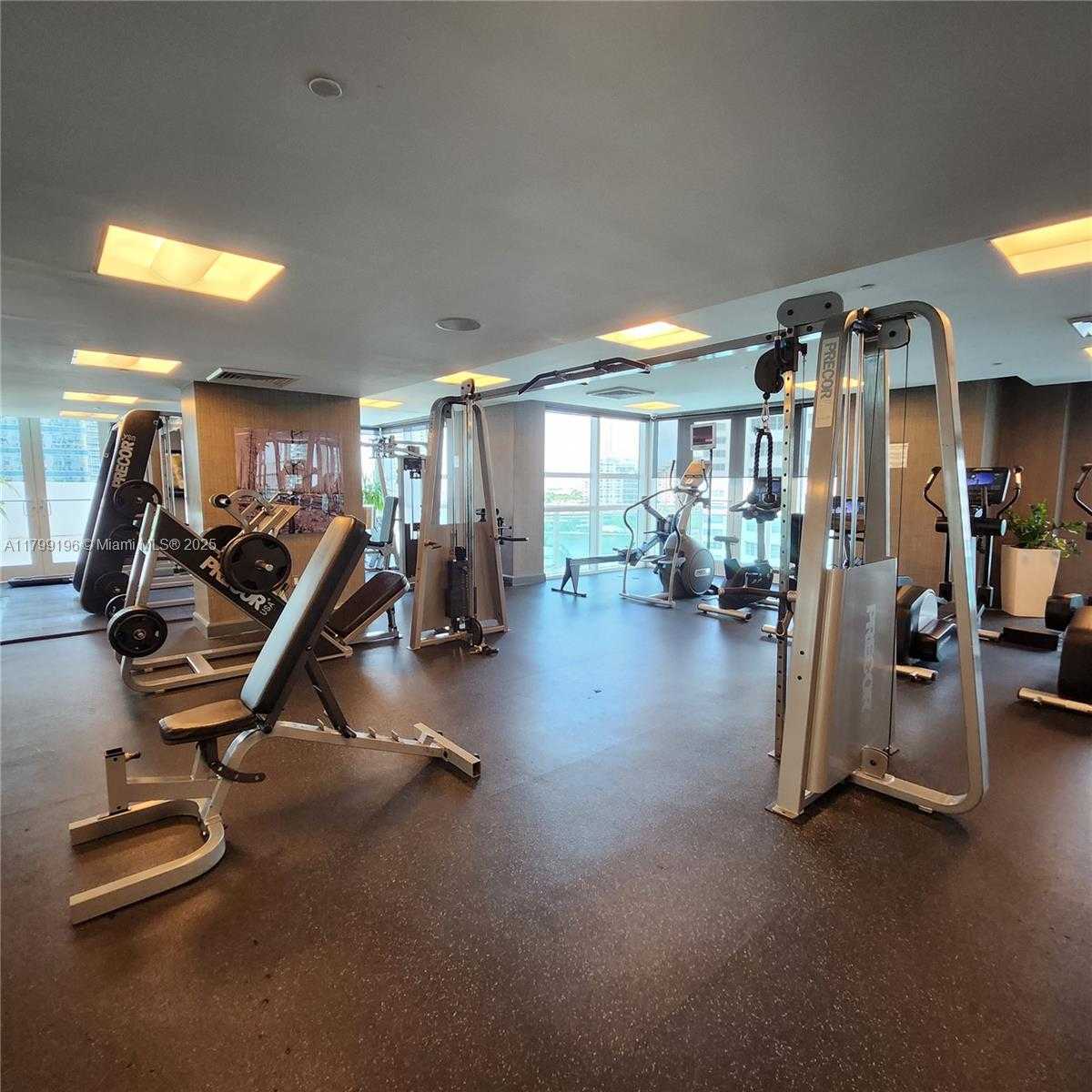Small Image of 950 BRICKELL BAY DR #3603, Miami Number 15