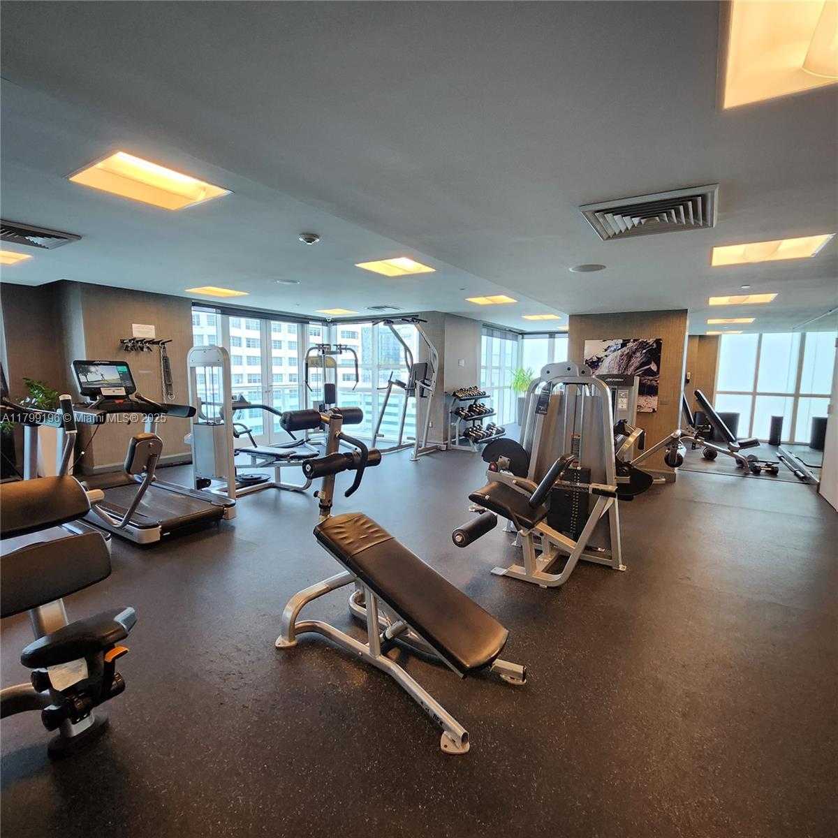 Small Image of 950 BRICKELL BAY DR #3603, Miami Number 16