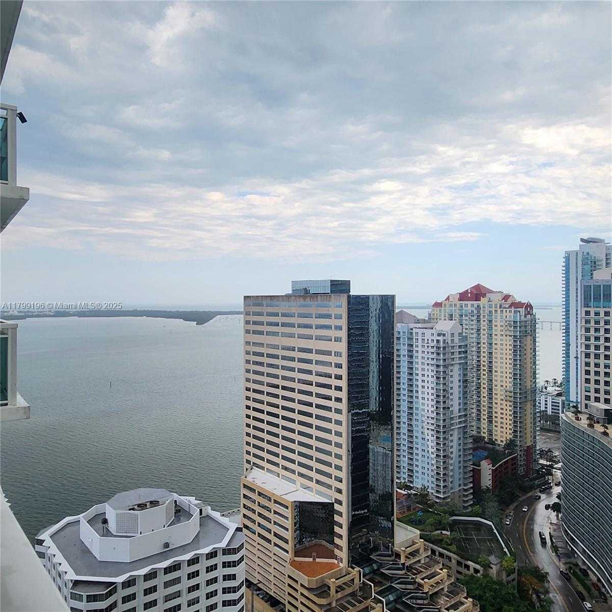 Small Image of 950 BRICKELL BAY DR #3603, Miami Number 2