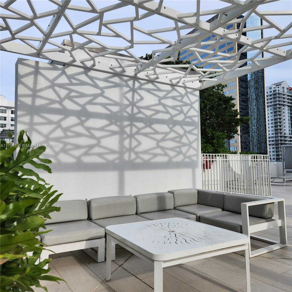 Small Image of 950 BRICKELL BAY DR #3603, Miami Number 20