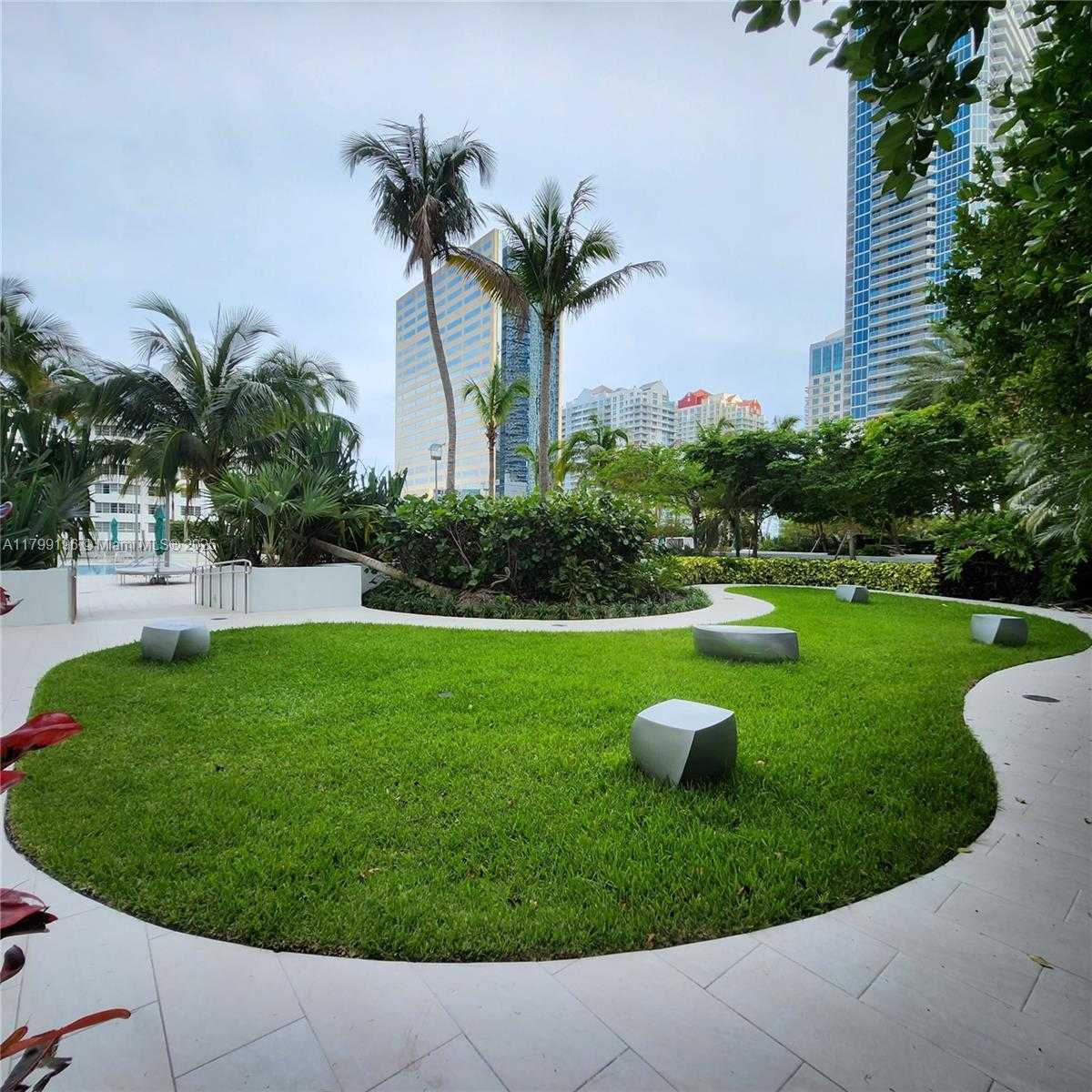 Small Image of 950 BRICKELL BAY DR #3603, Miami Number 21