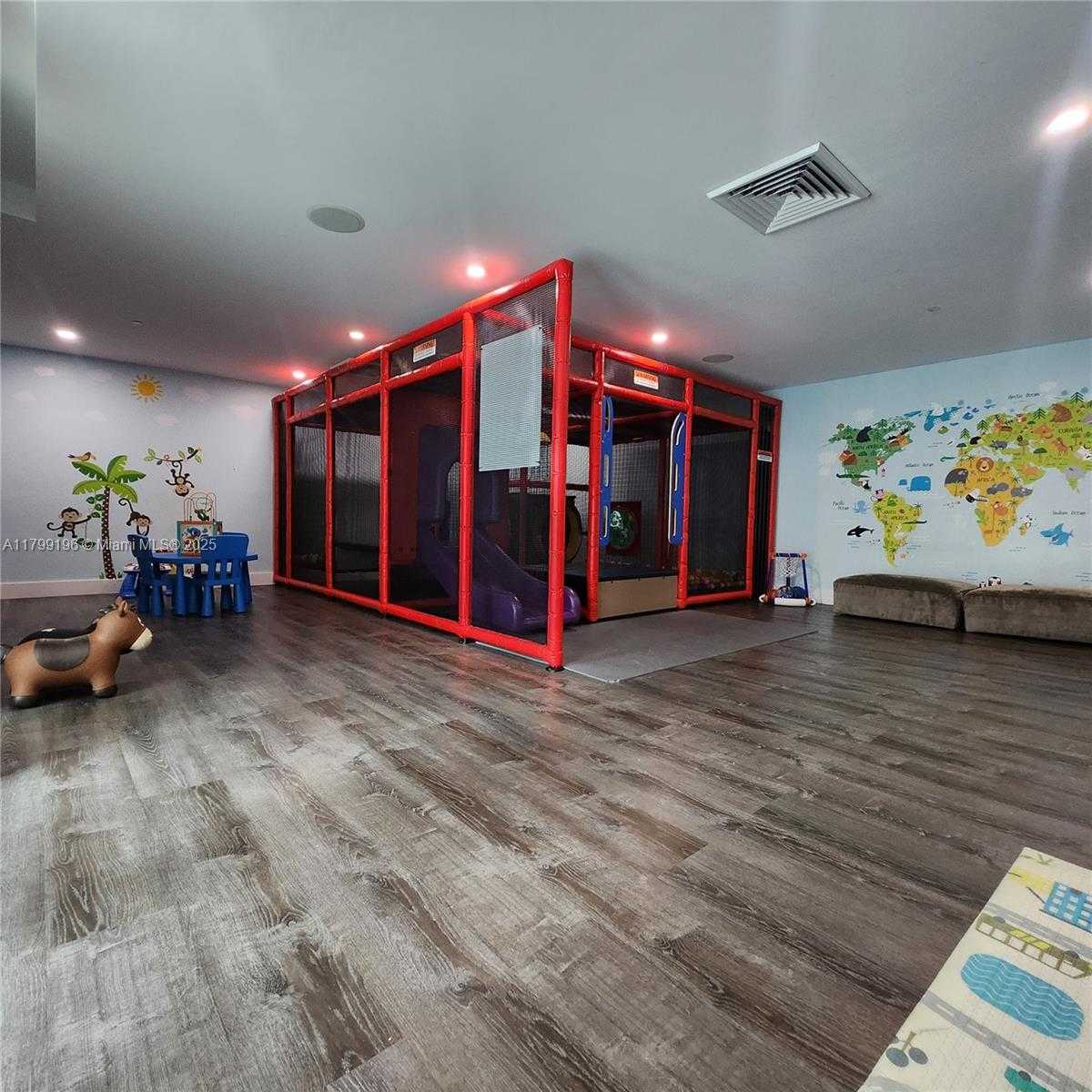 Small Image of 950 BRICKELL BAY DR #3603, Miami Number 32