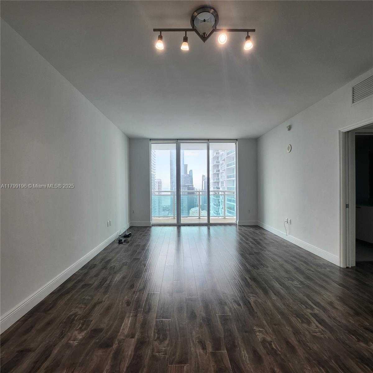 Small Image of 950 BRICKELL BAY DR #3603, Miami Number 4