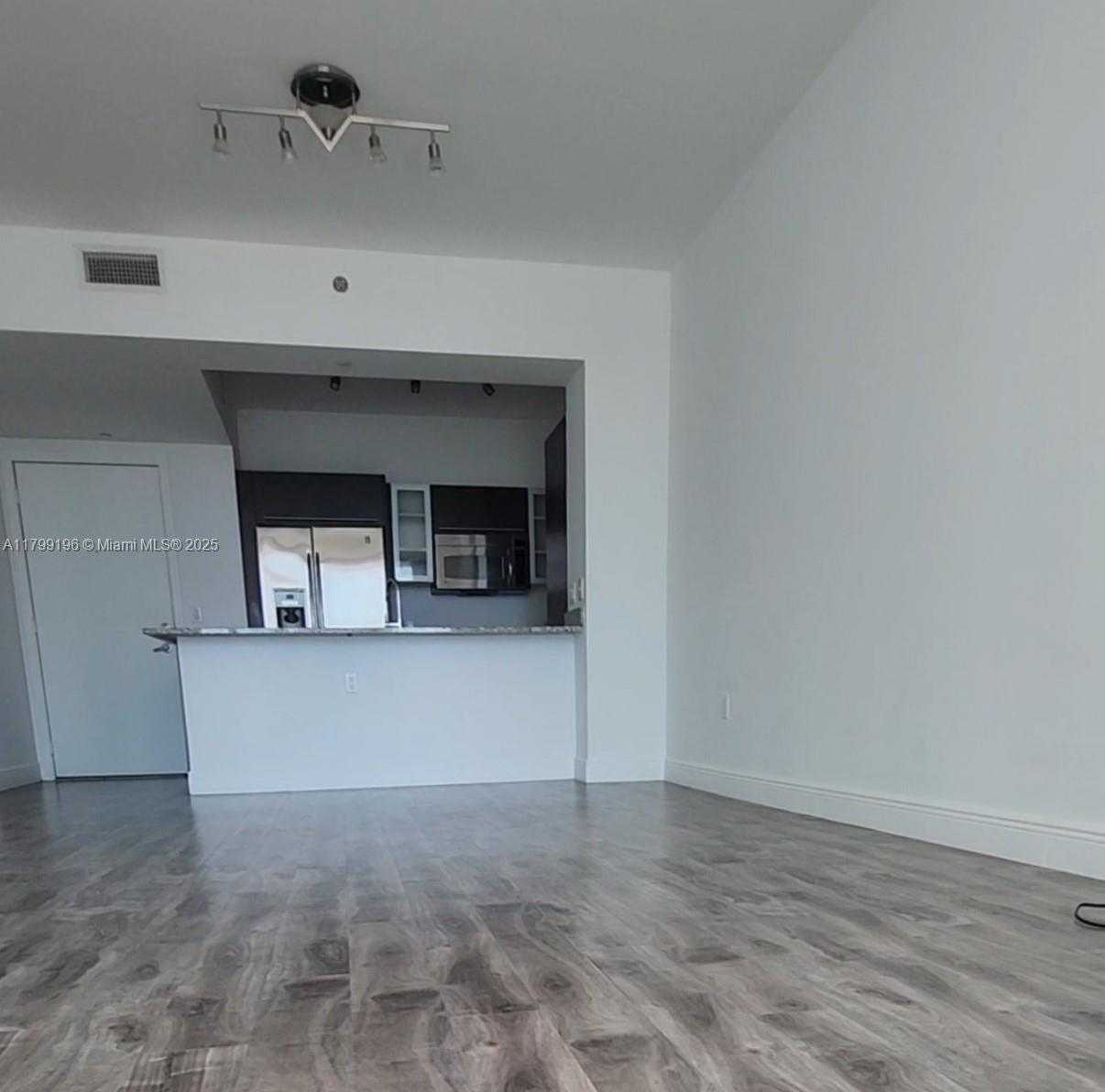 Small Image of 950 BRICKELL BAY DR #3603, Miami Number 5