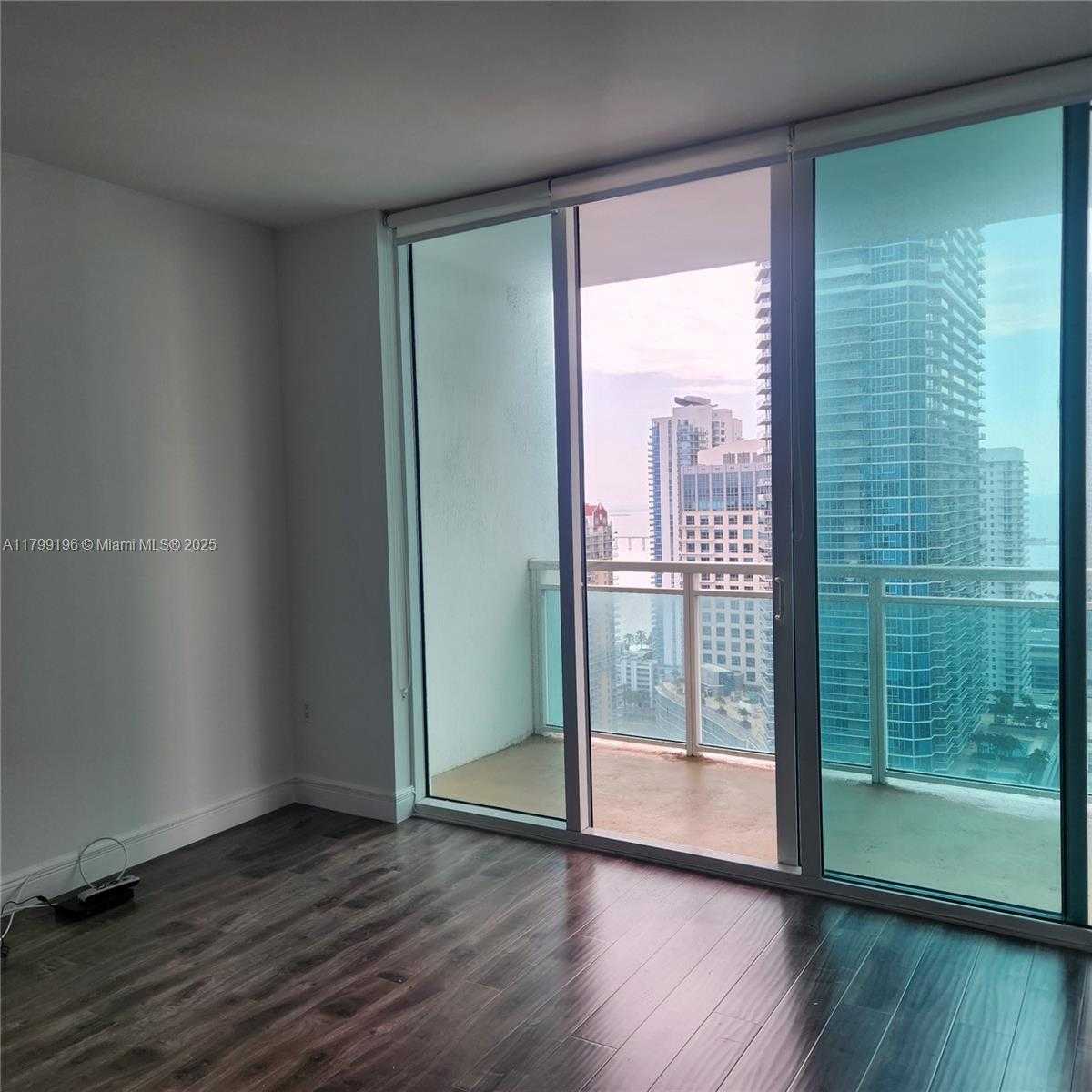 Small Image of 950 BRICKELL BAY DR #3603, Miami Number 7