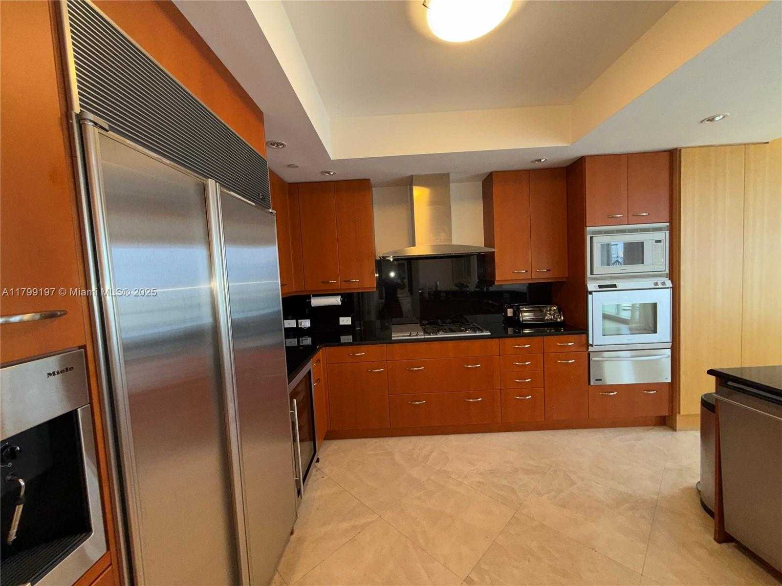 Small Image of 6000 ISLAND BLVD #2104, Aventura Number 13