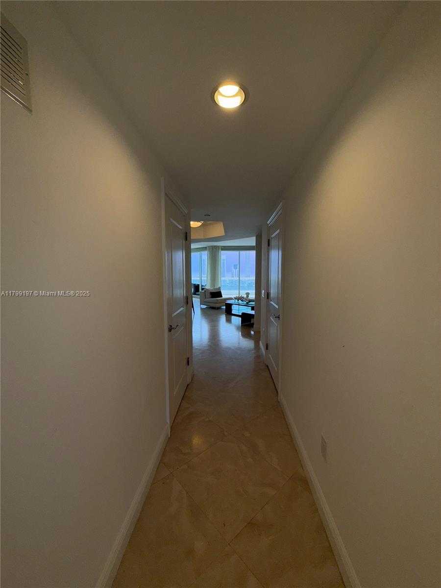 Small Image of 6000 ISLAND BLVD #2104, Aventura Number 15