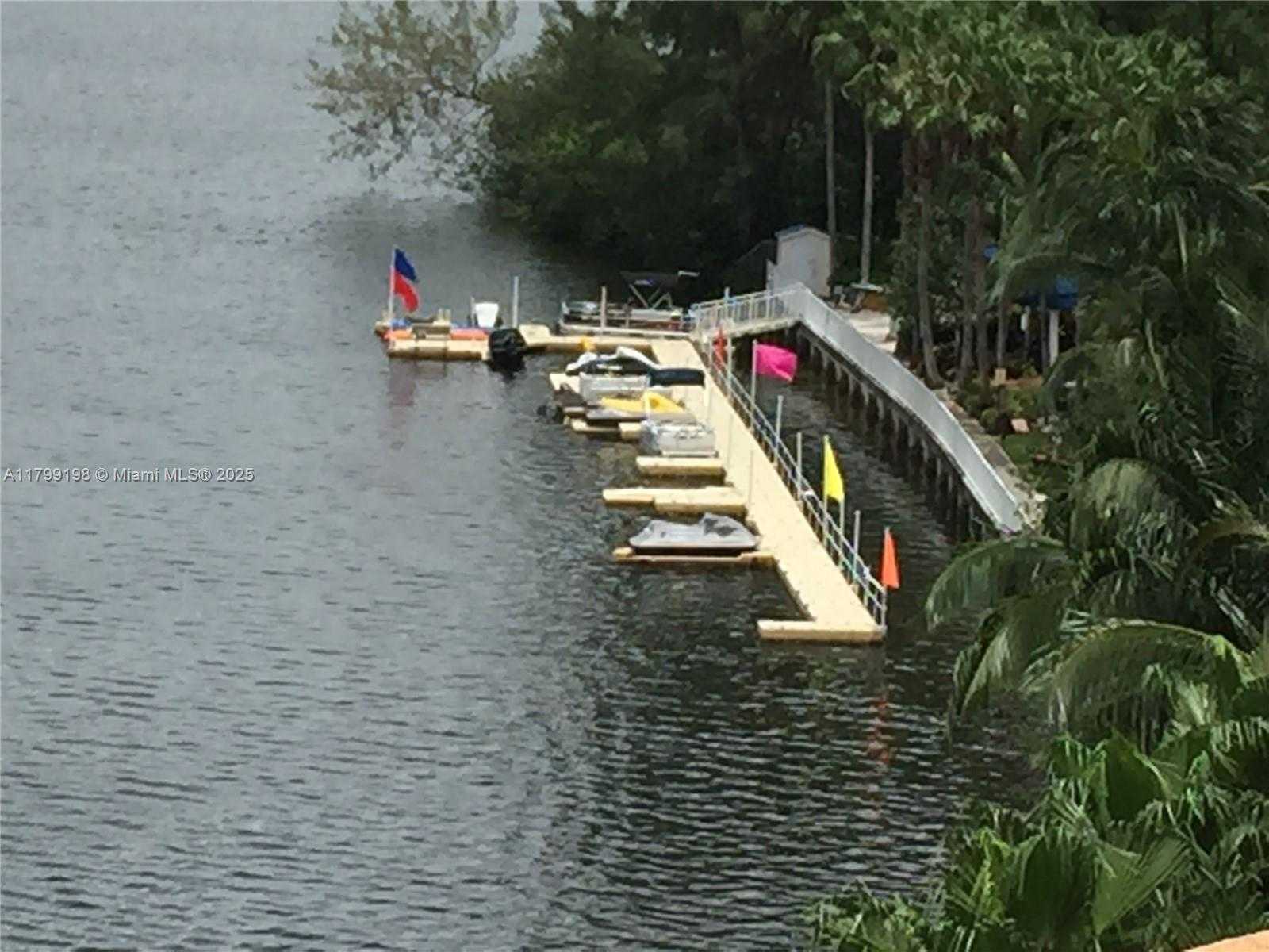 Small Image of 5085 NORTH WEST 7TH ST #TS14, Miami Number 25