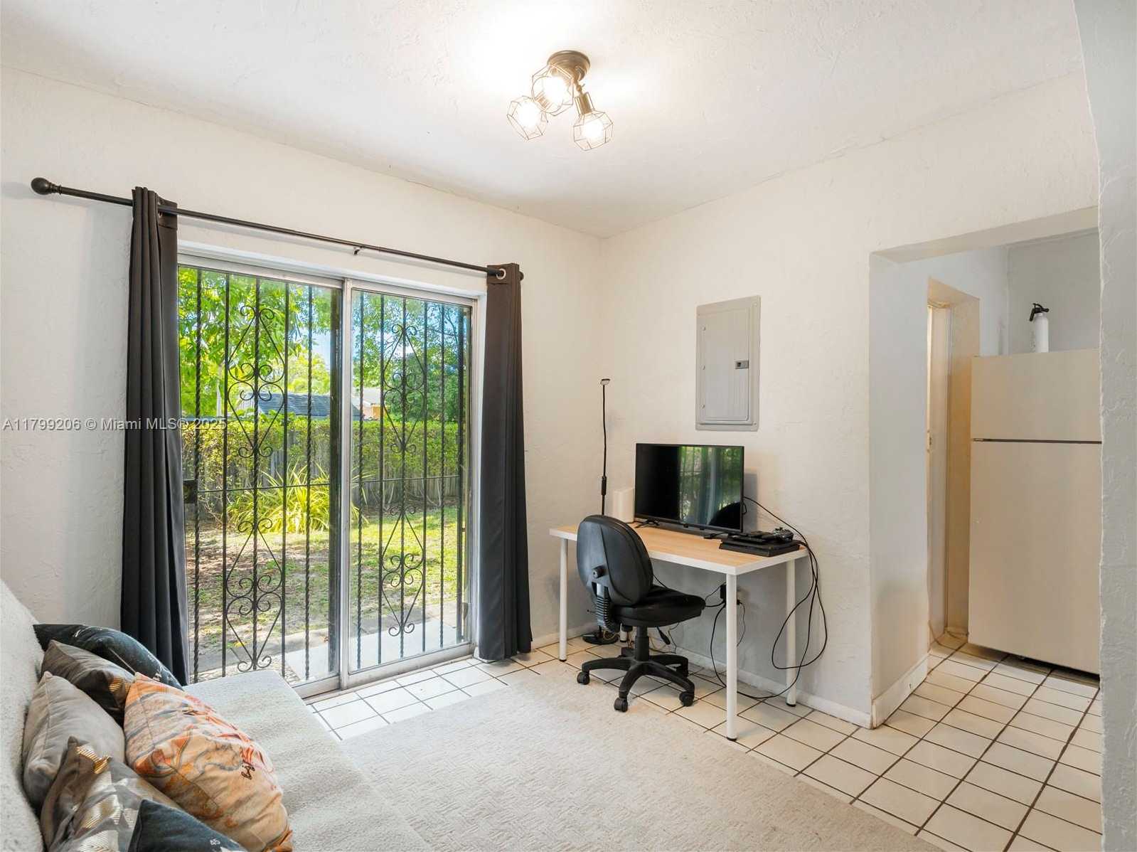 Small Image of 6320 SOUTH WEST 58TH PL, South Miami Number 13