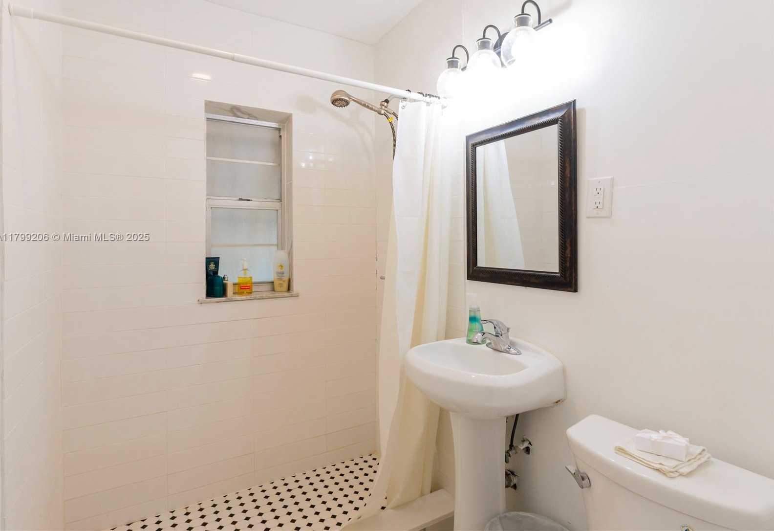 Small Image of 6320 SOUTH WEST 58TH PL, South Miami Number 17