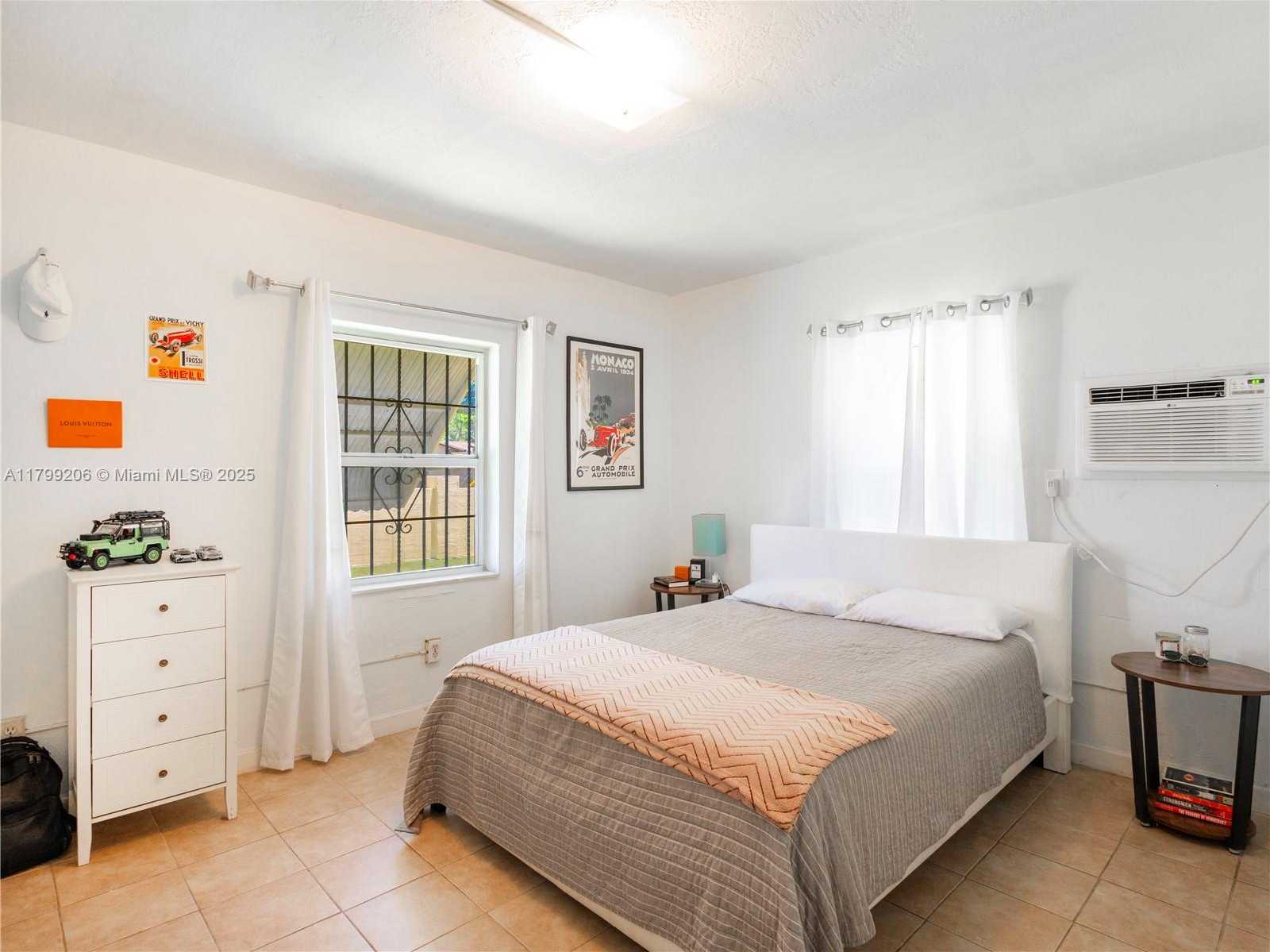 Small Image of 6320 SOUTH WEST 58TH PL, South Miami Number 18