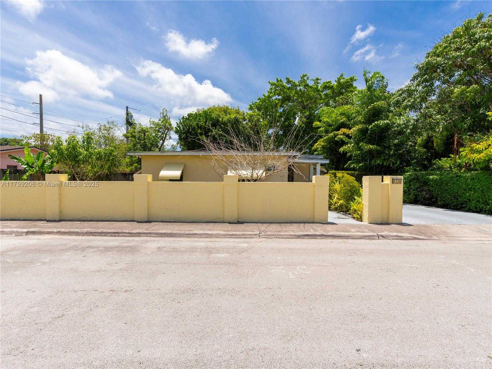 Small Image of 6320 SOUTH WEST 58TH PL, South Miami Number 2