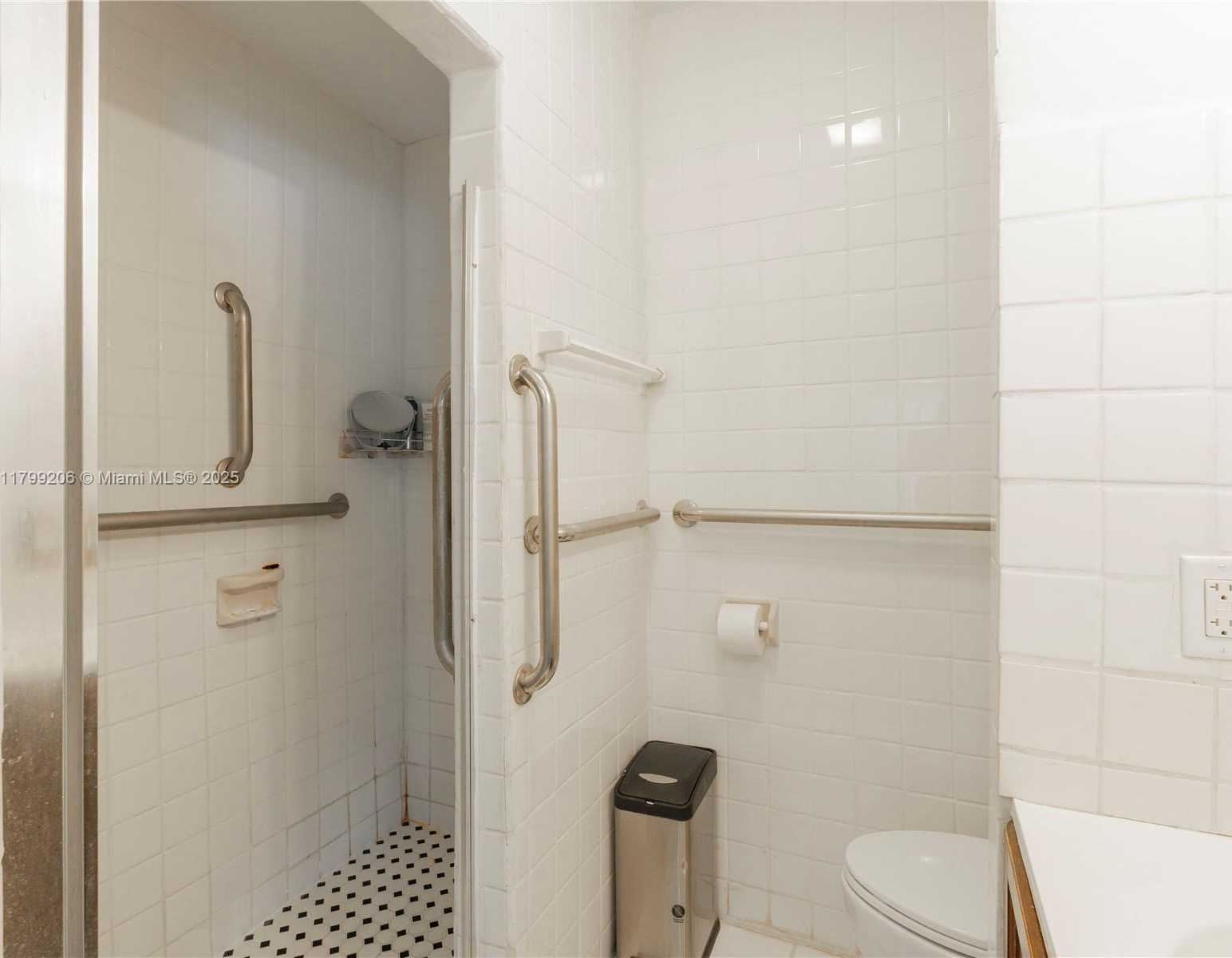 Small Image of 6320 SOUTH WEST 58TH PL, South Miami Number 20