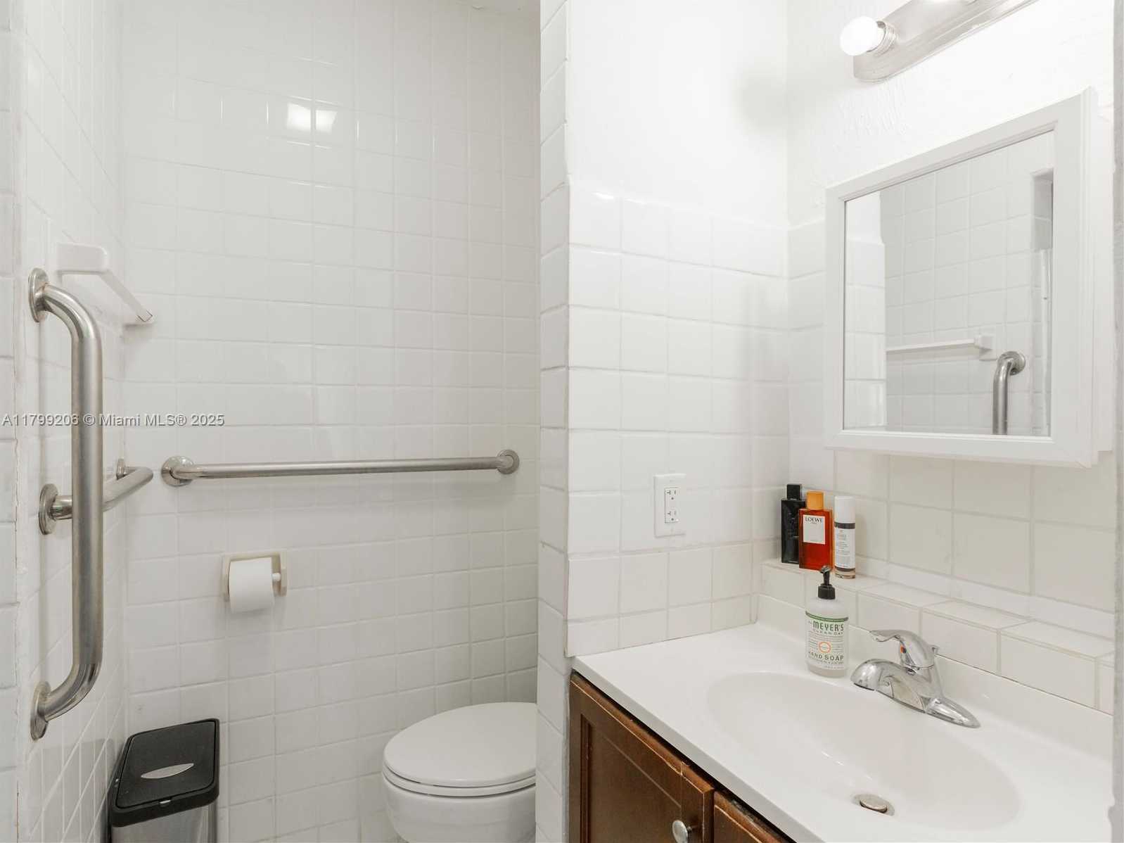 Small Image of 6320 SOUTH WEST 58TH PL, South Miami Number 21