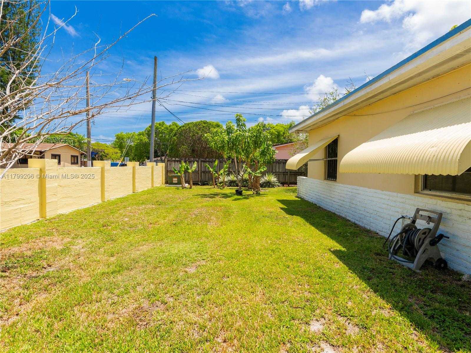 Small Image of 6320 SOUTH WEST 58TH PL, South Miami Number 22