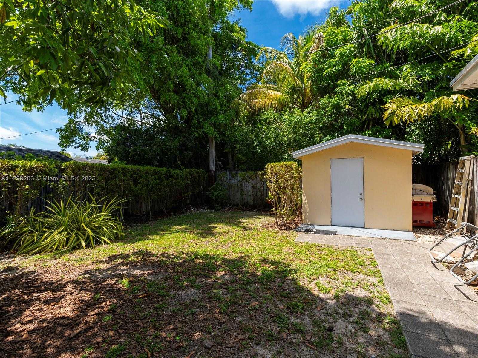 Small Image of 6320 SOUTH WEST 58TH PL, South Miami Number 23