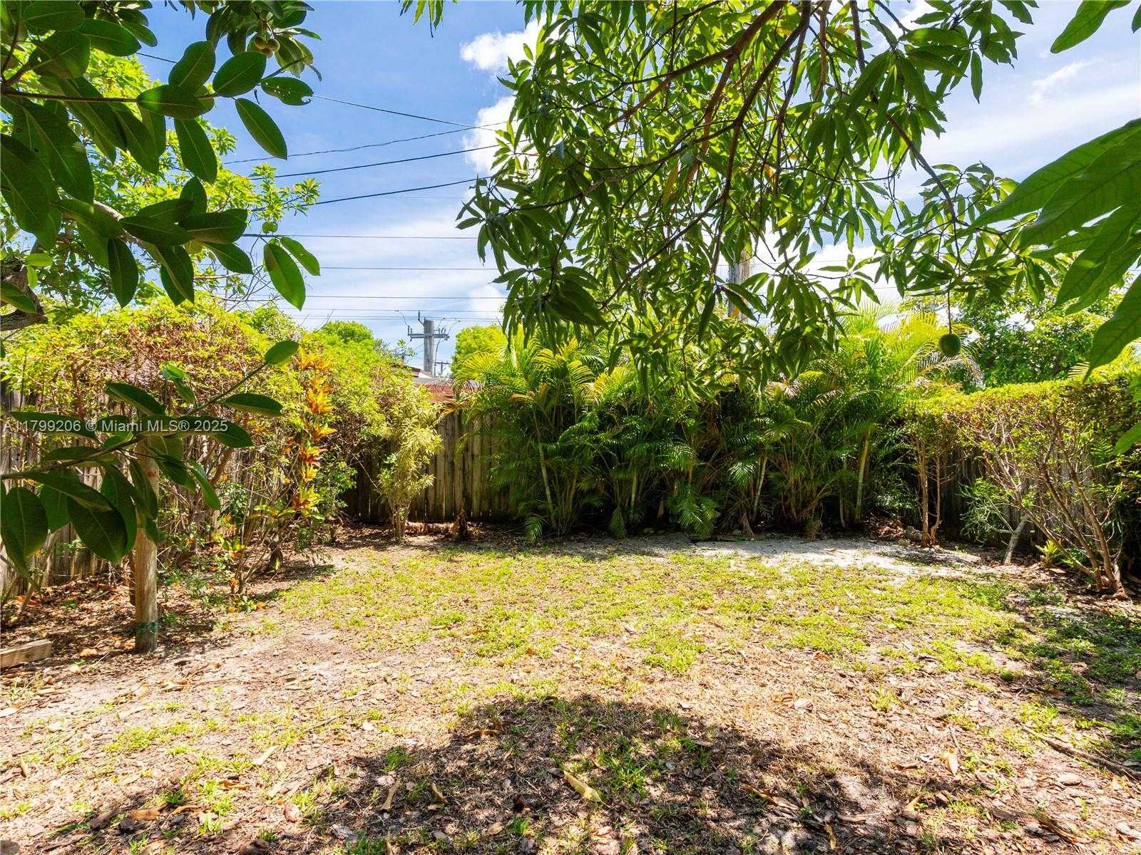 Small Image of 6320 SOUTH WEST 58TH PL, South Miami Number 26