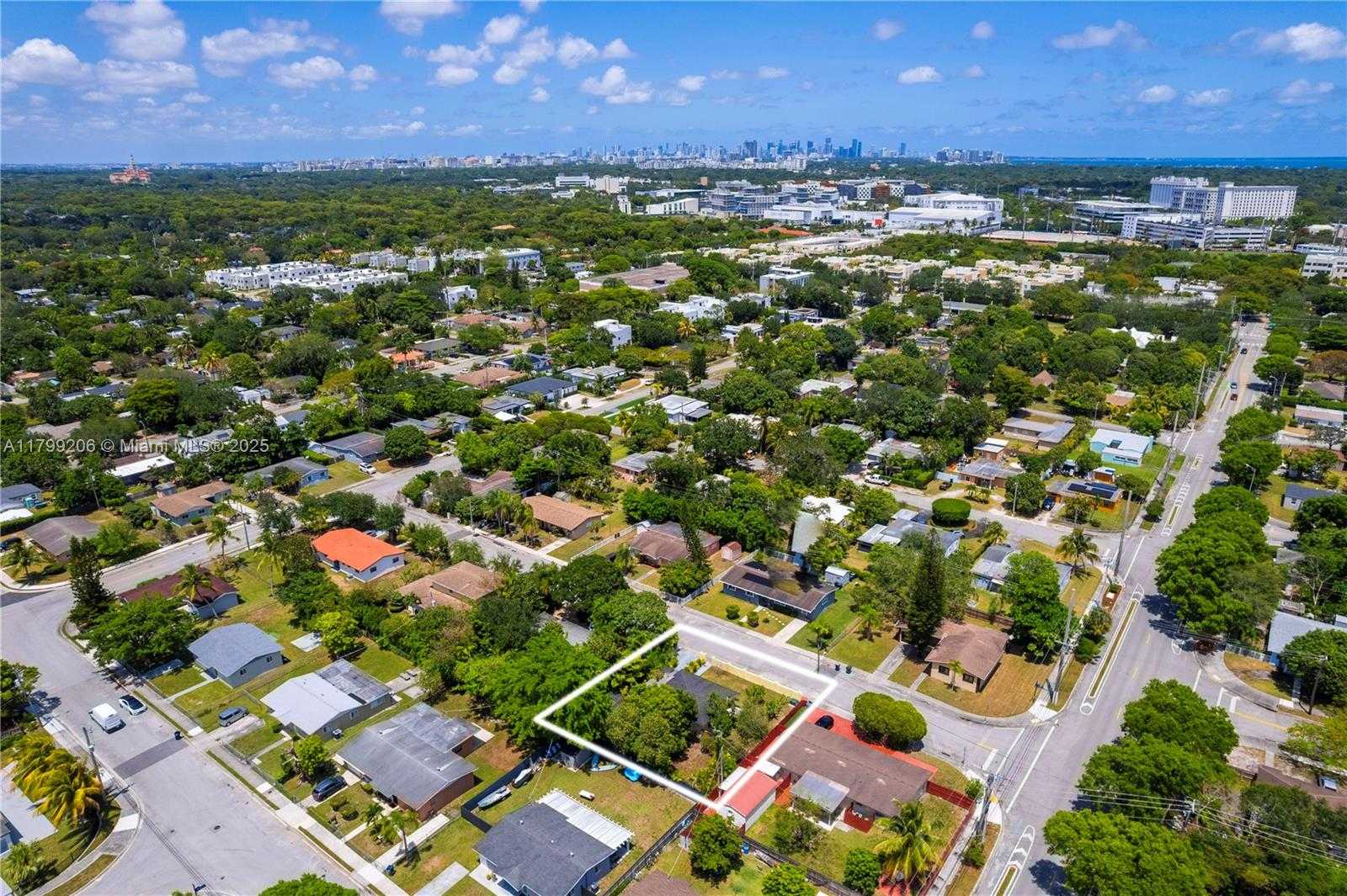 Small Image of 6320 SOUTH WEST 58TH PL, South Miami Number 29