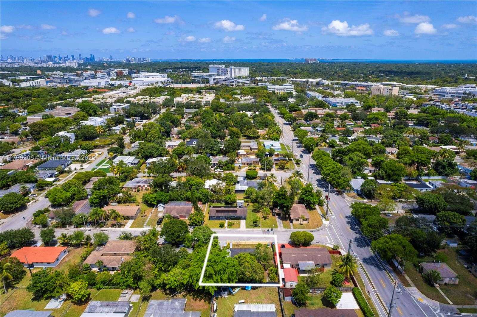 Small Image of 6320 SOUTH WEST 58TH PL, South Miami Number 30