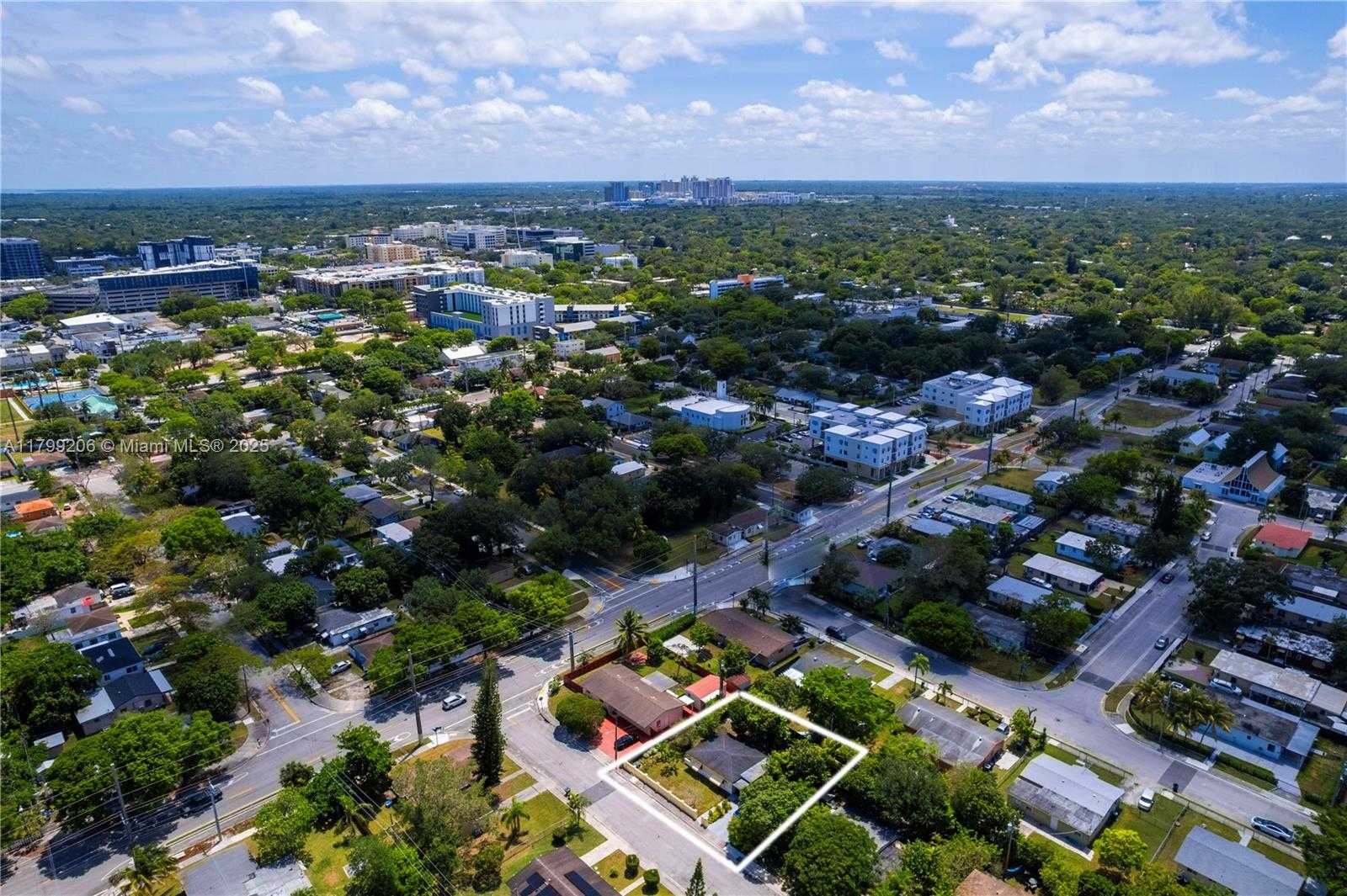 Small Image of 6320 SOUTH WEST 58TH PL, South Miami Number 31