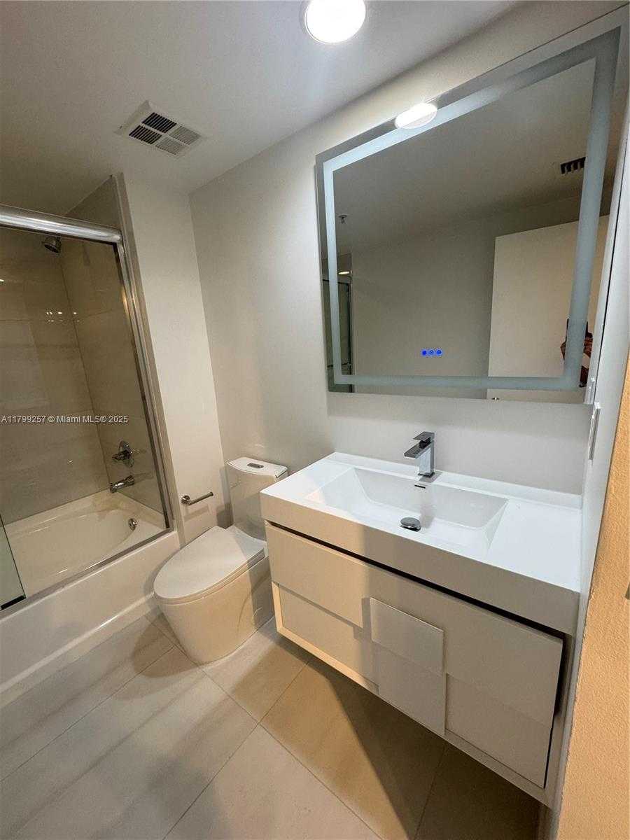 Small Image of 335 SOUTH BISCAYNE BLVD #2908, Miami Number 28