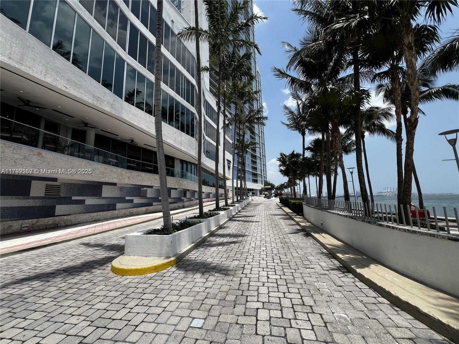 Small Image of 335 SOUTH BISCAYNE BLVD #2908, Miami Number 3