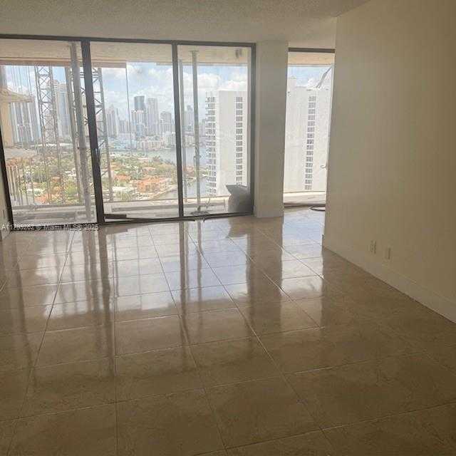 Small Image of 19355 TURNBERRY WAY #24F, Aventura Number 11