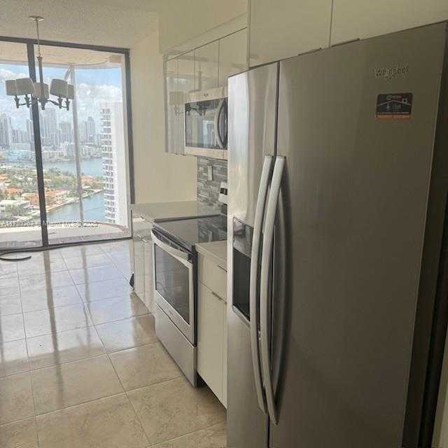 Small Image of 19355 TURNBERRY WAY #24F, Aventura Number 6