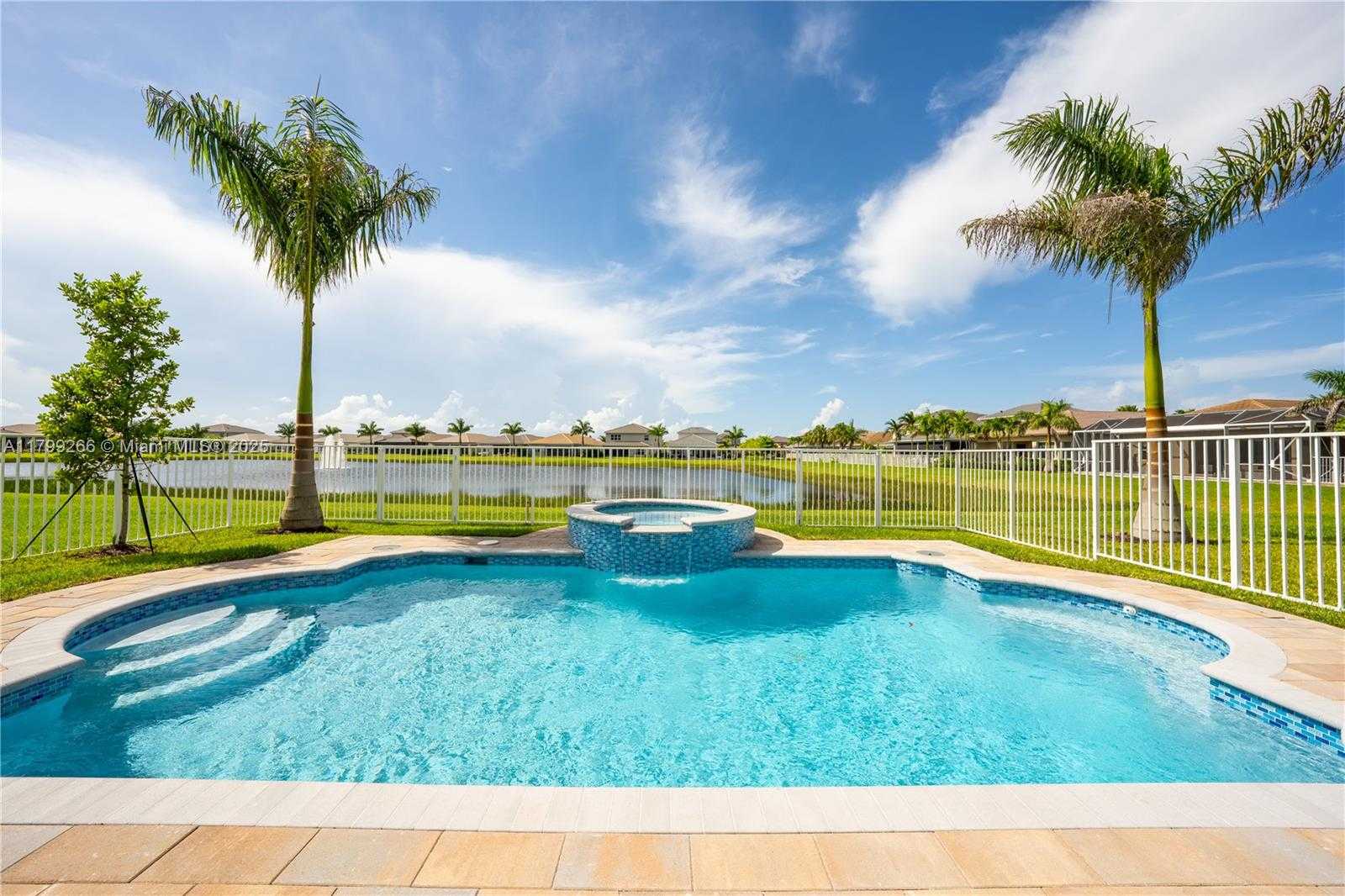 Small Image of 13499 WHISTLER MOUNTAIN RD, Delray Beach Number 2