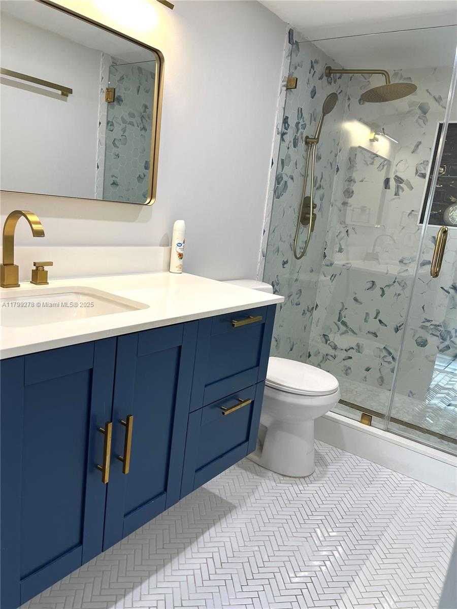 Small Image of 6801 HARDING AVE #323, Miami Beach Number 11