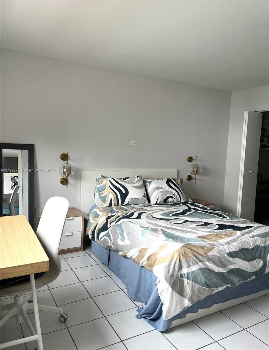 Small Image of 6801 HARDING AVE #323, Miami Beach Number 15