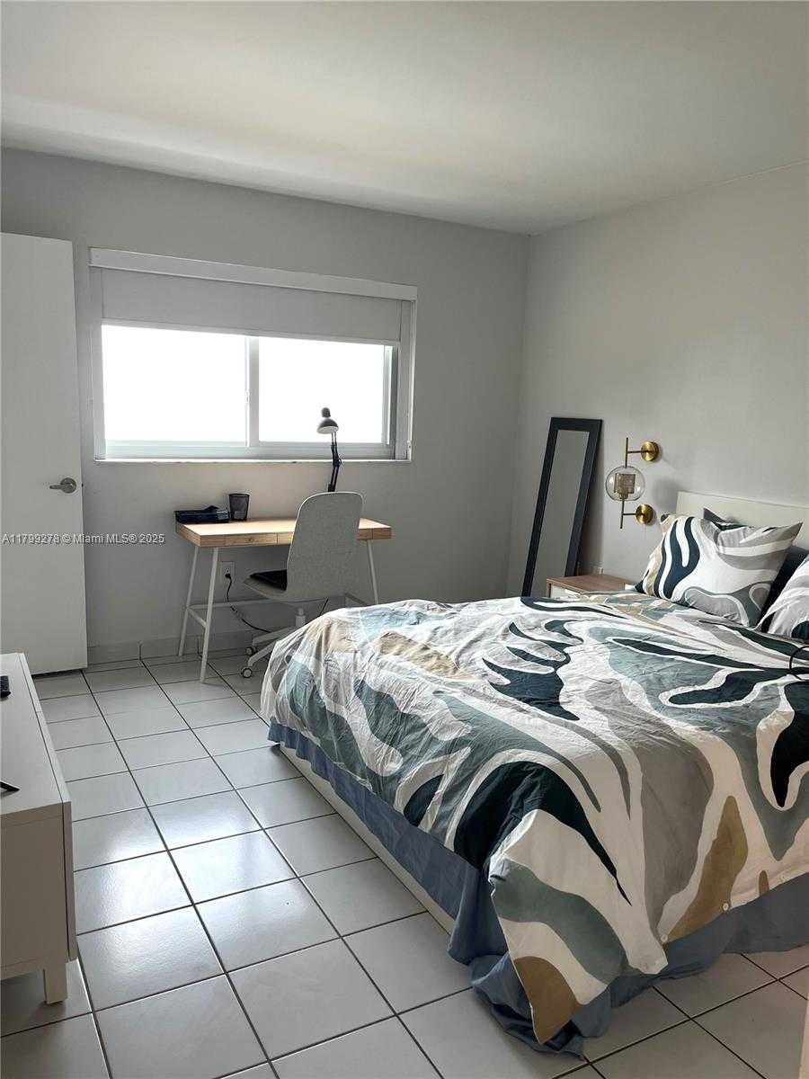 Small Image of 6801 HARDING AVE #323, Miami Beach Number 16
