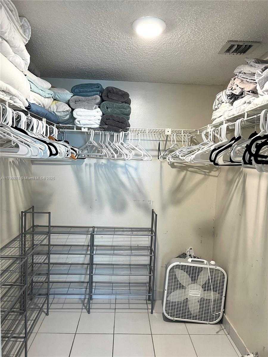 Small Image of 6801 HARDING AVE #323, Miami Beach Number 17