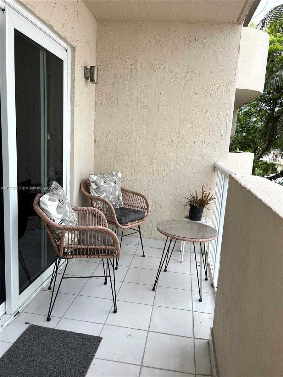 Small Image of 6801 HARDING AVE #323, Miami Beach Number 20