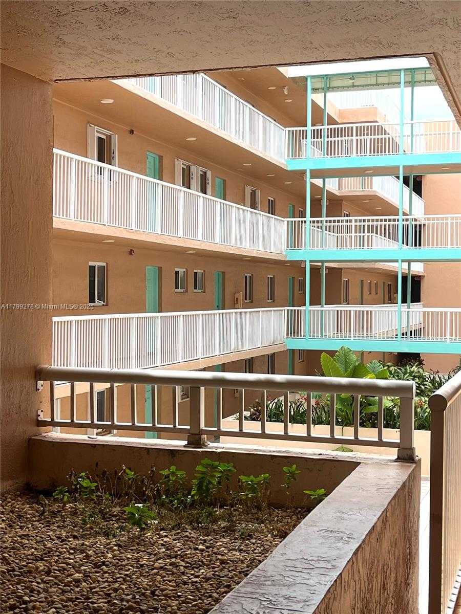 Small Image of 6801 HARDING AVE #323, Miami Beach Number 24